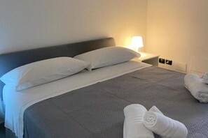 1 bedroom, WiFi, bed sheets - Del Fiore Deluxe - Elegant apartment in Cagliari (Cagliari)
