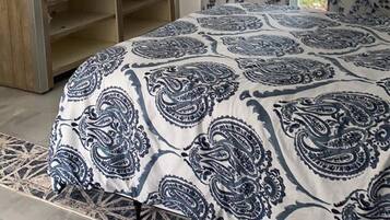 1 chambre, fer et planche Ă  repasser, accĂšs Internet, draps fournis