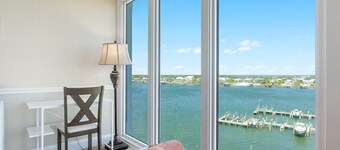 Sea Spray 815 Corner Unit  Bay and Beach views, Lower rates