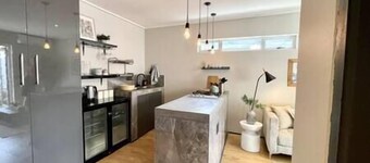 Modern Private Flat, Aircon, Secure Parking