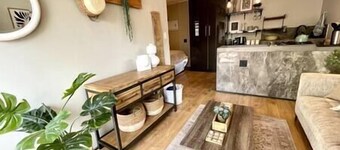 Modern Private Flat, Aircon, Secure Parking