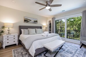 4 Schlafzimmer, BĂŒgeleisen/BĂŒgelbrett, kostenloses WLAN, BettwĂ€sche
