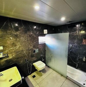 Business Double Room | Bathroom