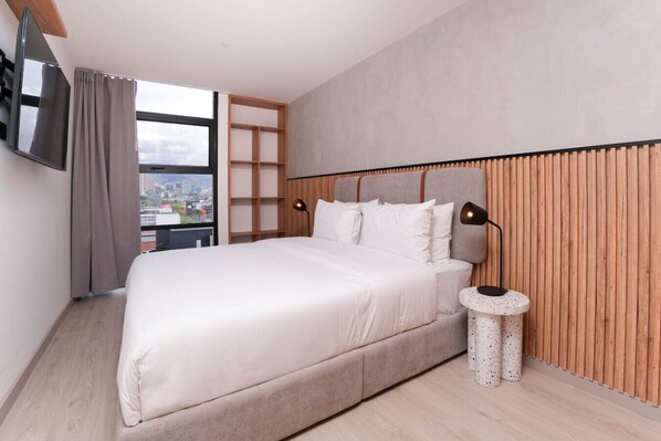 2 bedrooms, desk, iron/ironing board, free WiFi