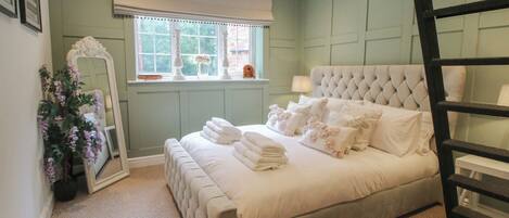 1 habitación, decoración personalizada y muebles diferentes