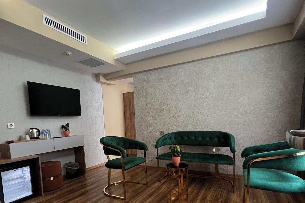 Deluxe Double Room, City View | In-room safe, desk, soundproofing, iron/ironing board
