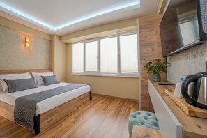 Standard Single Room | In-room safe, desk, soundproofing, iron/ironing board - Özer Palace Hotel (İstanbul)