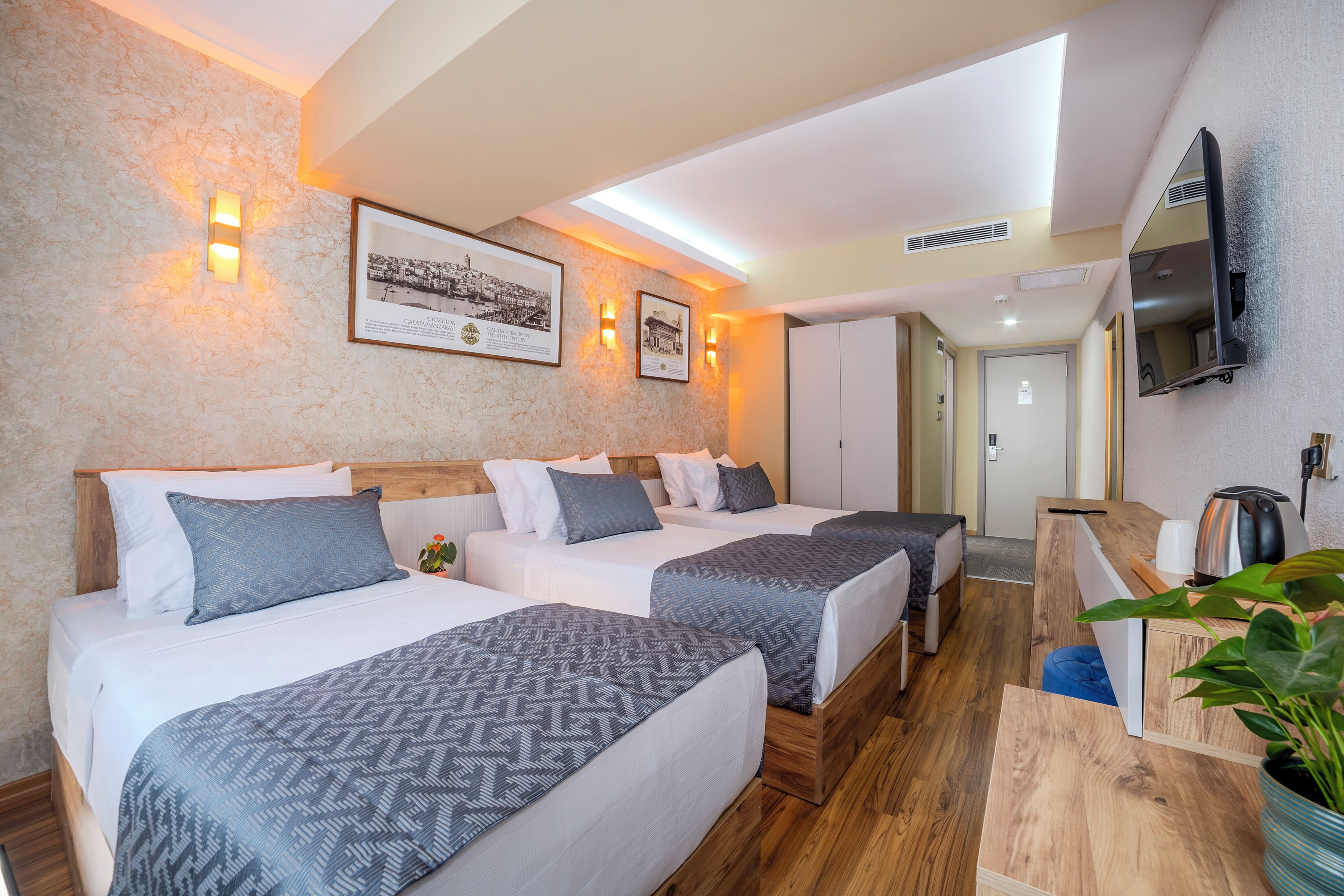 Standard Triple Room | In-room safe, desk, soundproofing, iron/ironing board