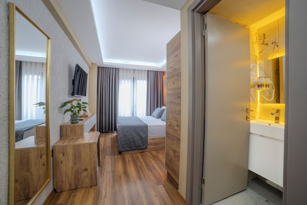 Standard Double or Twin Room, City View | In-room safe, desk, soundproofing, iron/ironing board