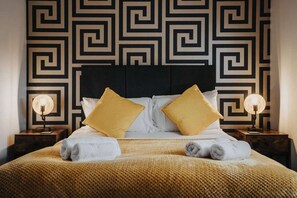 Silitysrauta/-lauta, Wi-Fi, vuodevaatteet