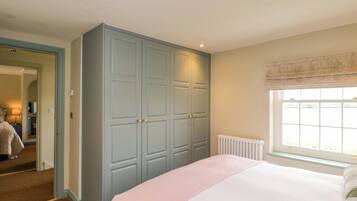 Individually decorated, individually furnished, free WiFi