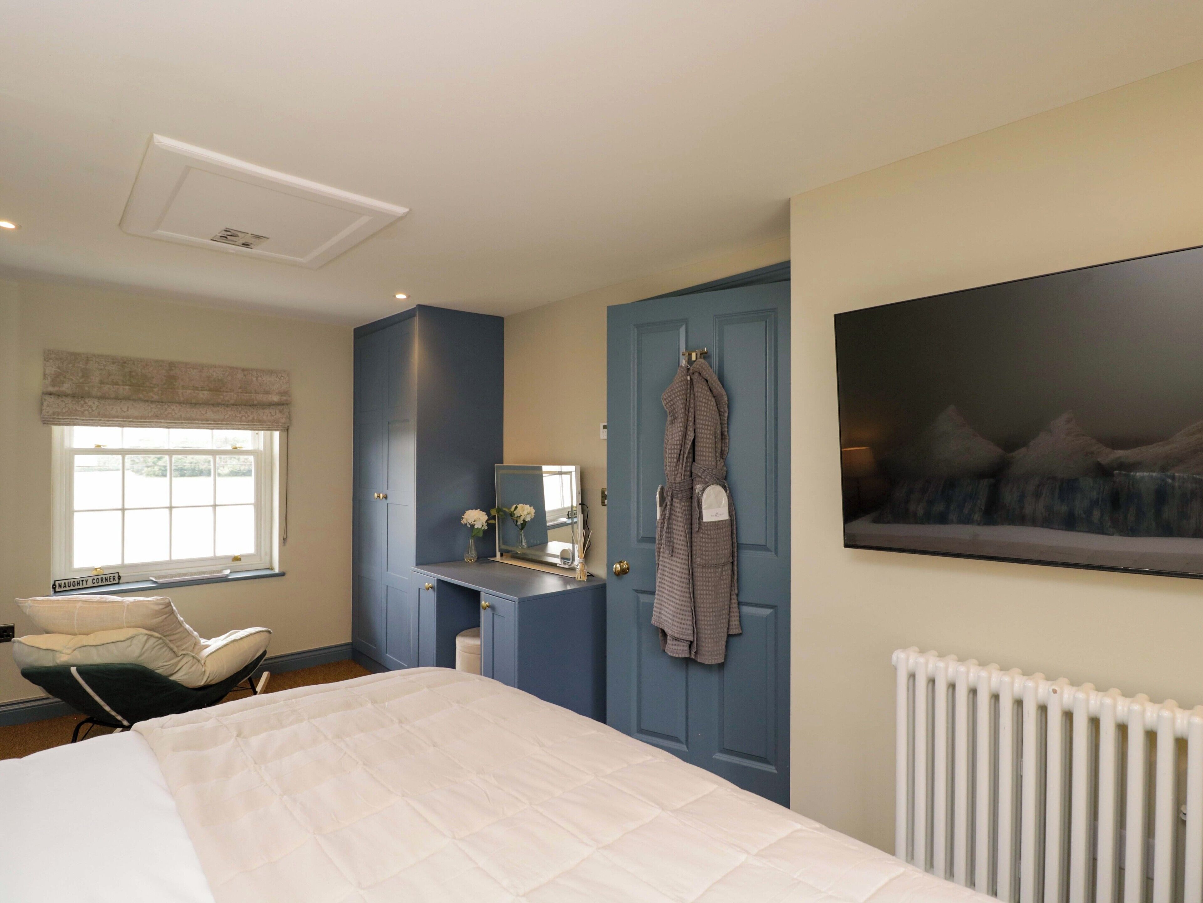 Individually decorated, individually furnished, free WiFi