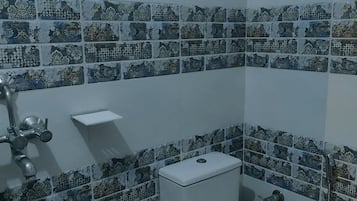 Handtücher, Seife, Toilettenpapier
