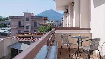 Standaard driepersoonskamer | Balkon