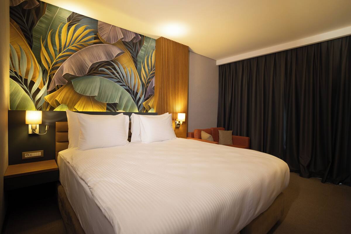 Standard Room, Garden View | Premium bedding, Select Comfort beds, free minibar items, in-room safe