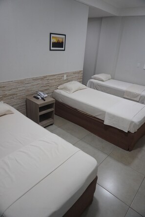 Deluxe Apartment | Free WiFi, bed sheets