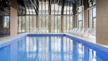 Apartamento | Piscina | Una piscina cubierta, una piscina al aire libre