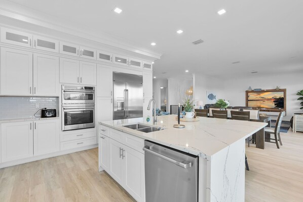 ميكروويف، موقد طهي مسطح، غسالة أطباق