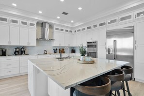 Micro-ondes, plaque de cuisson, lave-vaisselle