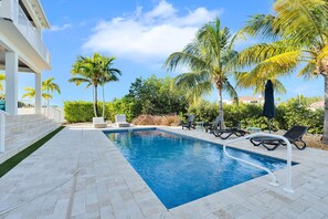 صورة غير مصنفة، 4 من 58، زرّ