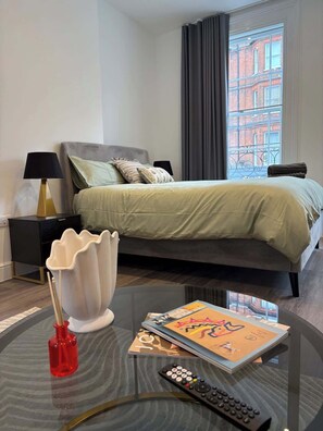 Iron/ironing board, WiFi, bed sheets - Luxury Studio - in Queensway - 1Min from Hyde Park (London)