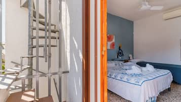 Superior Villa | Blackout curtains, soundproofing, iron/ironing board, free WiFi