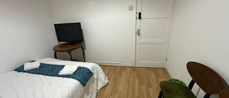 1 bedroom, iron/ironing board, WiFi