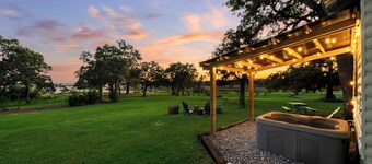 Scenic Lake Retreat for groups & Families | 4 private cabins- sleeps 22