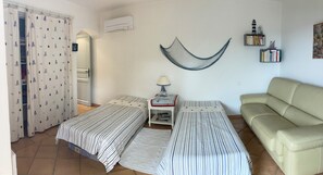 3 chambres, fer et planche à repasser, accès Internet