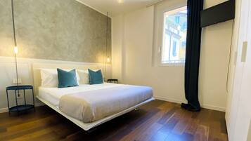 Appart'hôtel Design, balcon, vue cour intérieure