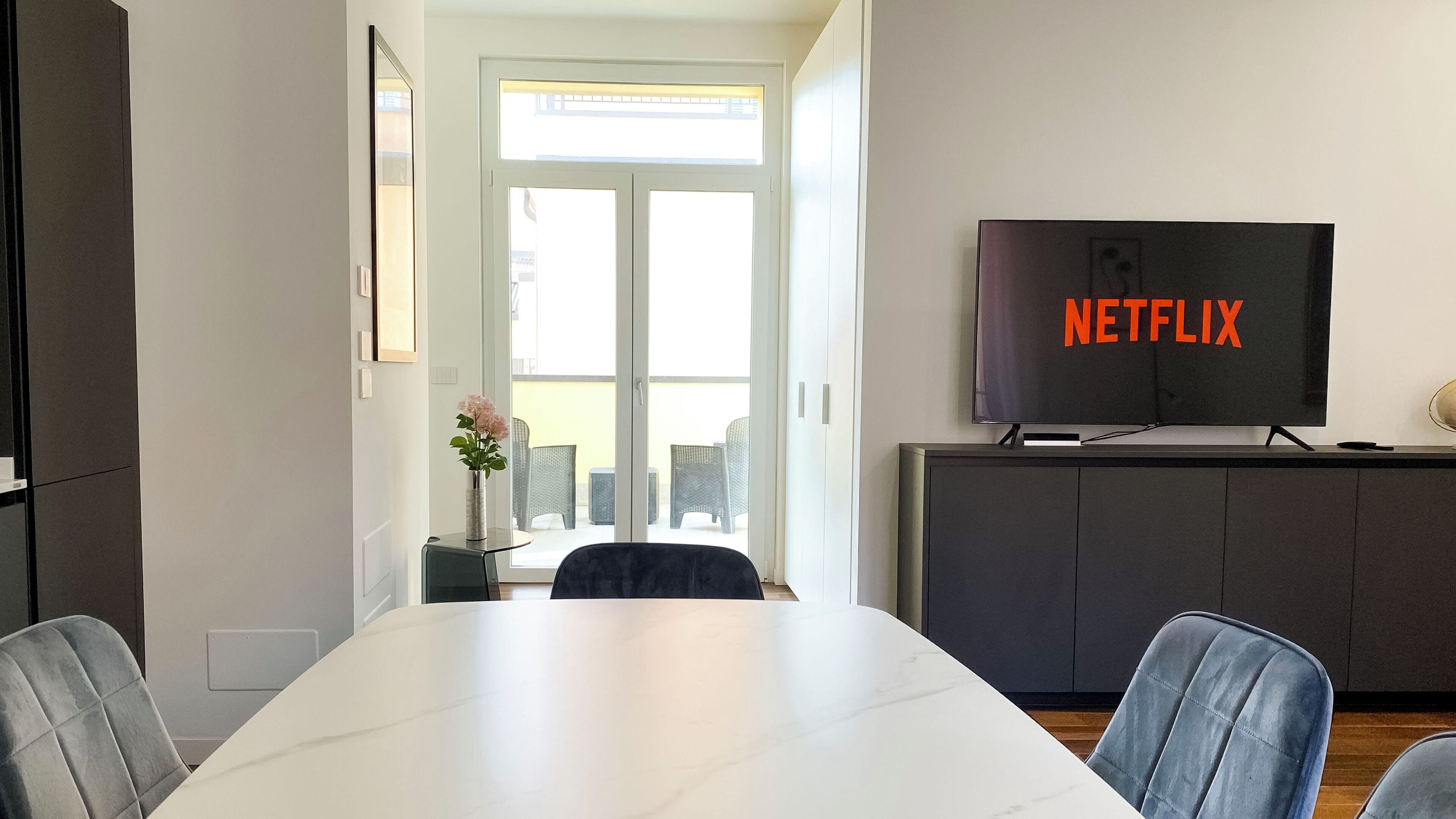 Penthouse Exclusif, vue cour intérieure | Coin séjour