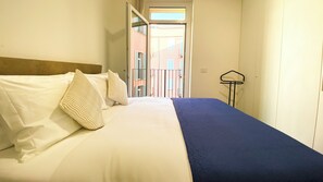 Exklusivt penthouse - utsikt mot innergården | Mörkläggningsgardiner, ljudisolering och strykjärn/strykbräda