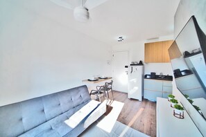 42-inch Smart TV with digital channels, Netflix, streaming services