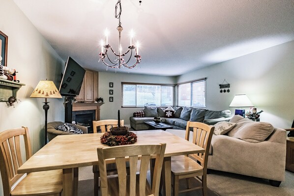 Interior - Ski in ski out condo offered for the season (Newry)