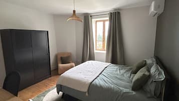 3 chambres, fer et planche Ă  repasser, Wi-Fi, draps fournis