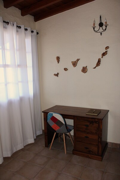 FALCON CREST COTTAGE