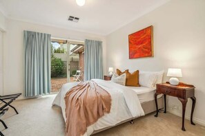 3 Schlafzimmer, Reisekinderbett, WLAN, Bettwäsche