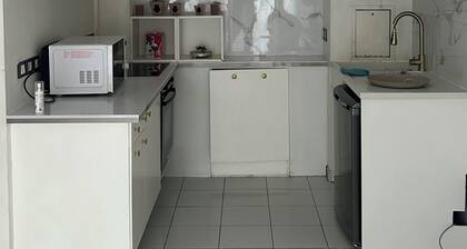 Charmant deux piÚces avec une grande terrasse. Résidence sécurisée et calme.