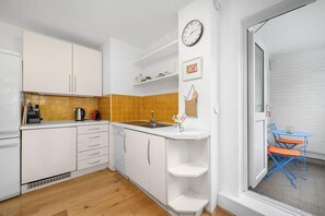 Refrigerador, horno, placa de cocina, lavavajillas