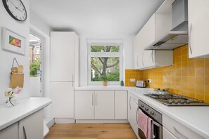 Frigorífic, forn, placa de cuina i rentaplats