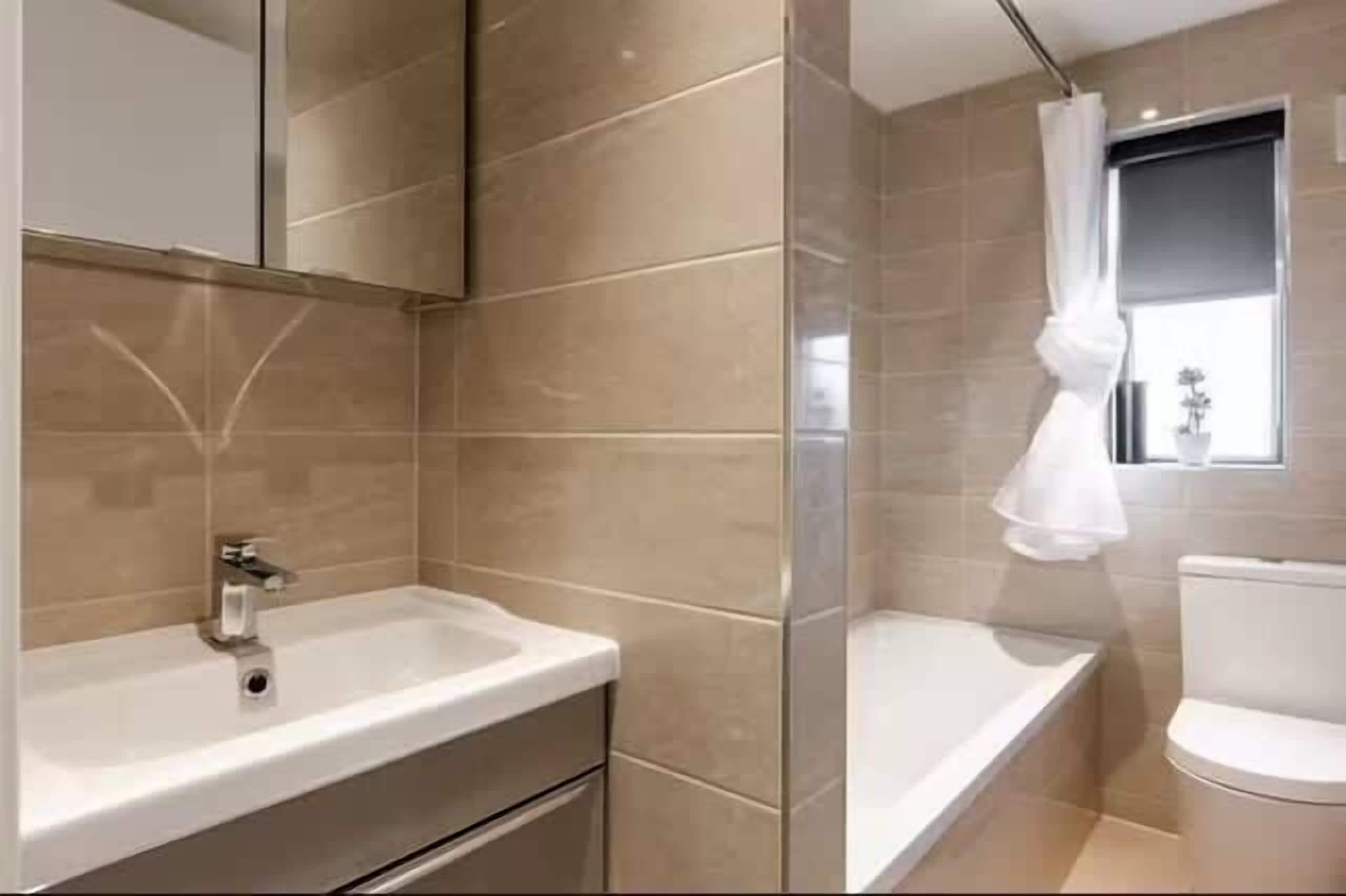 Shower, towels