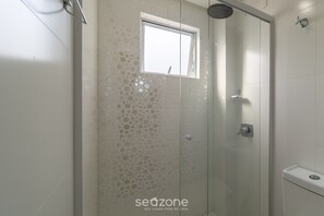 Basic Apartment | Bathroom | Free toiletries