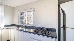 Apartemen Basic | Dapur pribadi | Peralatan masak/sendok-piring