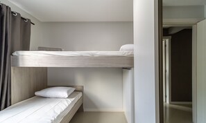 Basic Apartment -  Apartment with bathtub near the beach YVD1301 (Balneário Camboriú)