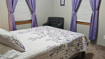 3 bedrooms, desk, iron/ironing board, WiFi