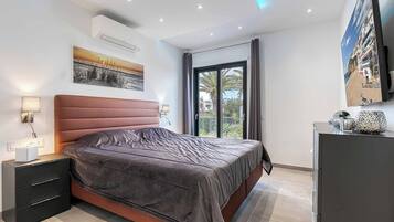 Villa (4 Bedrooms) | Interior