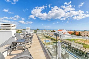 Villa (4 Bedrooms) | Exterior