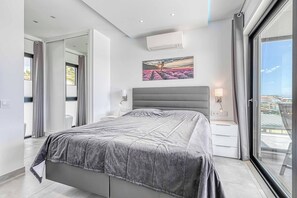 Villa (4 Bedrooms) | Interior