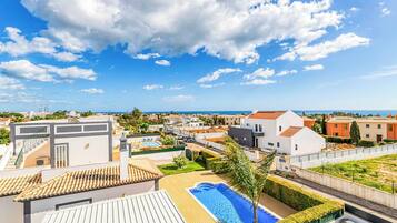 Villa (4 Bedrooms) | Exterior