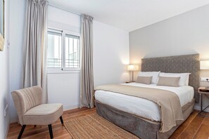 Apartment (2 Bedrooms) | Iron/ironing board, free cribs/infant beds, free WiFi, bed sheets - Lovely Apartment in the Center. San Antonio III (Cádiz)